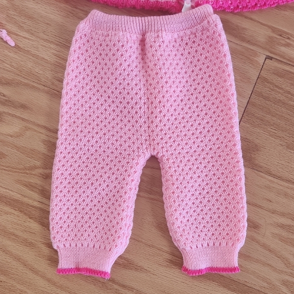 Charming Pink Baby Knit Set with Hat Newborn - Picture 4 of 17